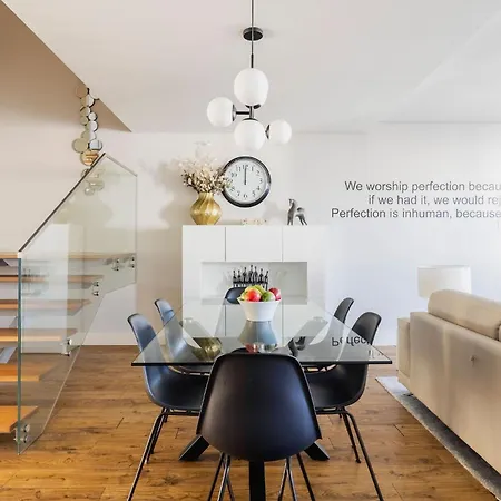 Chiado Square Apartments | Lisbon Best Apartments Лиссабон