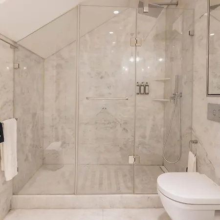 Apartment Chiado Square Apartments | Lisbon Best Apartments