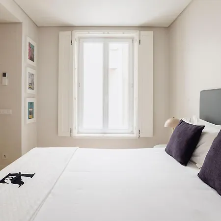 Chiado Square Apartments | Lisbon Best Apartments *